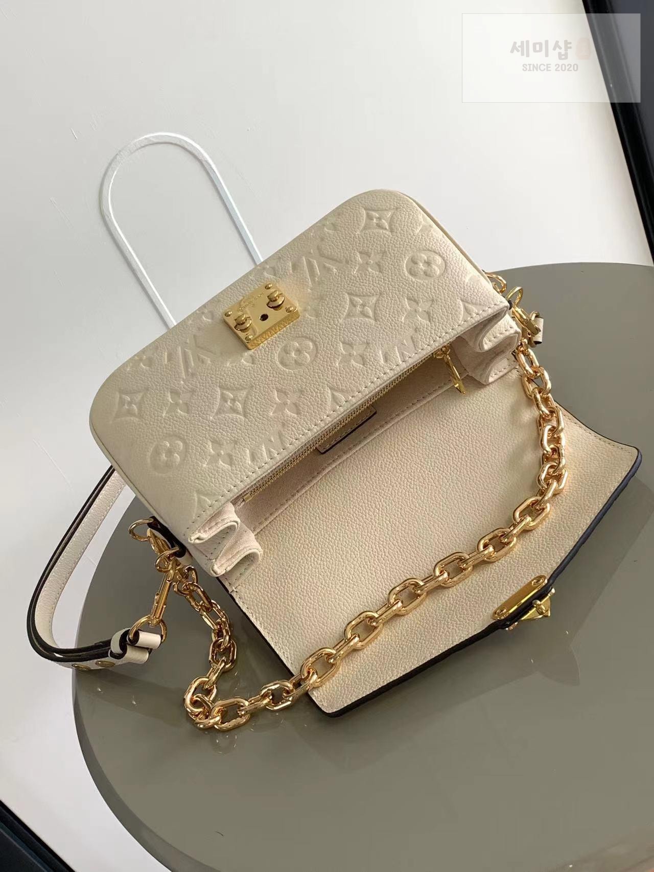 Louis Vuitton Louis Vuitton Pochette Metis East West Edition Bag 28번 이미지