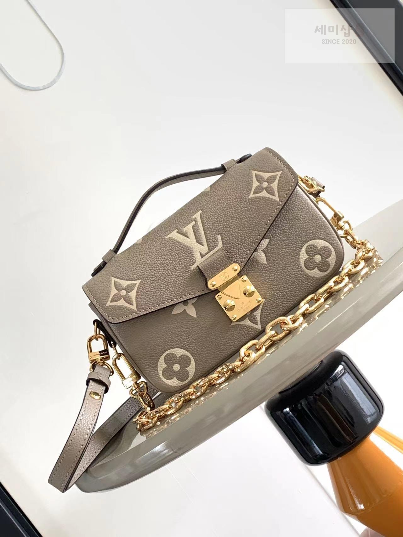 Louis Vuitton Louis Vuitton Pochette Metis East West Edition Bag 32번 이미지