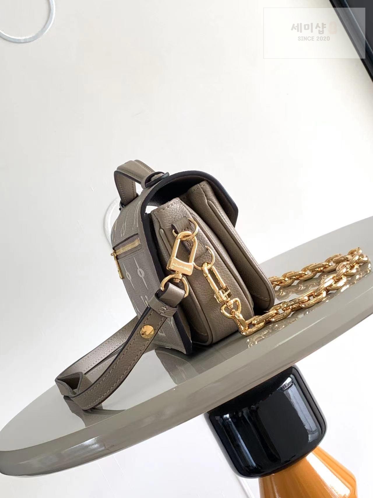 Louis Vuitton Louis Vuitton Pochette Metis East West Edition Bag 20번 이미지