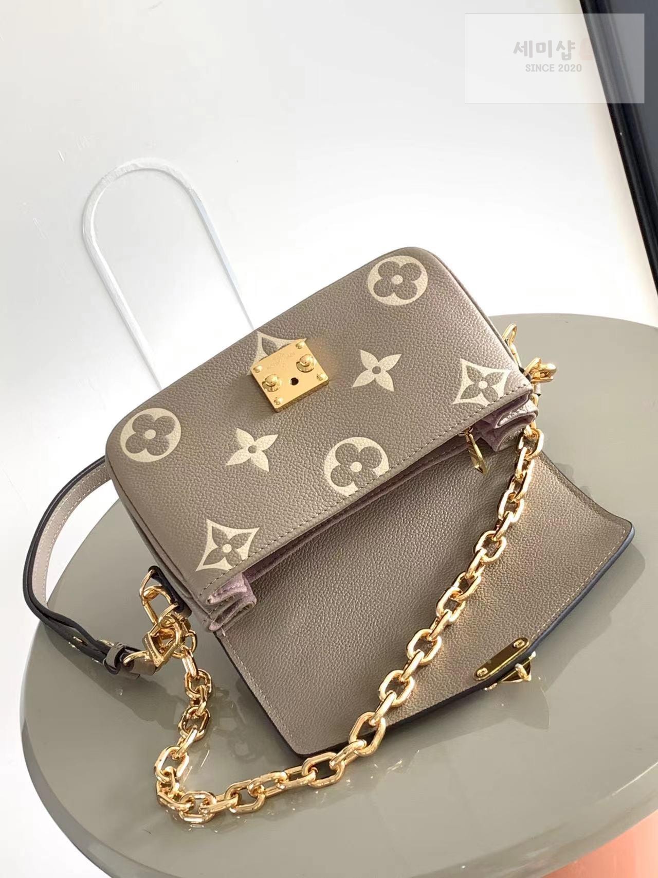 Louis Vuitton Louis Vuitton Pochette Metis East West Edition Bag 23번 이미지