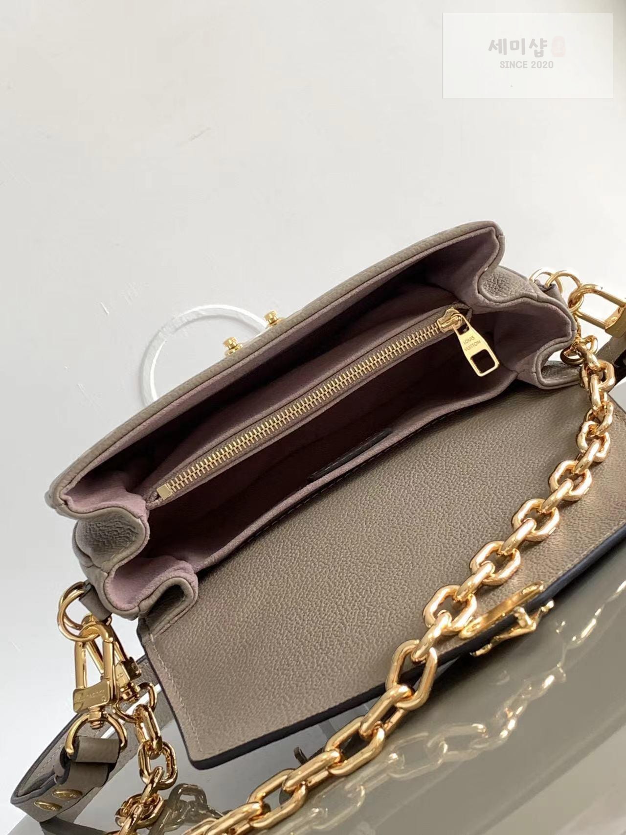 Louis Vuitton Louis Vuitton Pochette Metis East West Edition Bag 24번 이미지