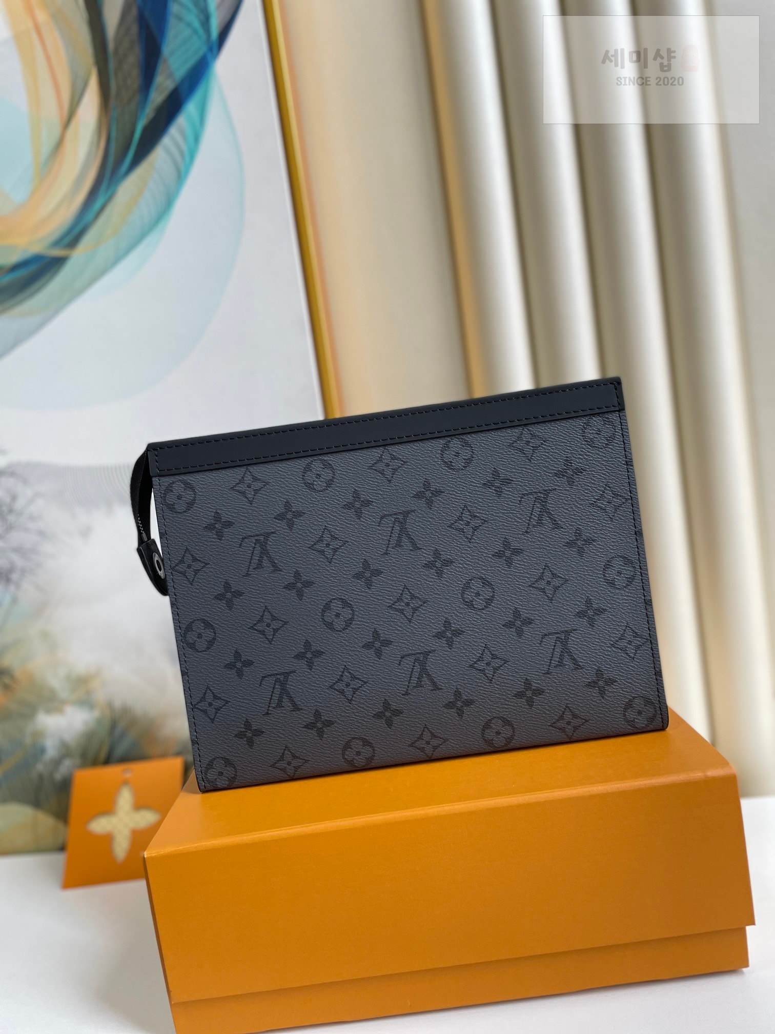 Louis Vuitton Louis Vuitton Pochette Voyage MM 이클립스 모노그램 Bag 2번 이미지