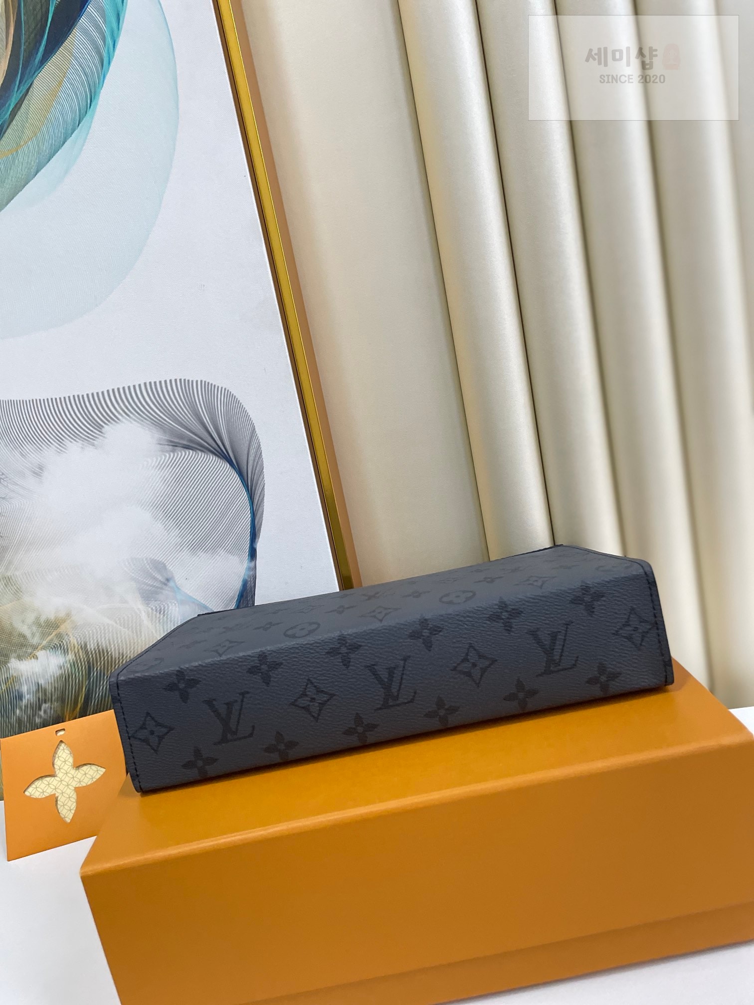 Louis Vuitton Louis Vuitton Pochette Voyage MM 이클립스 모노그램 Bag 4번 이미지