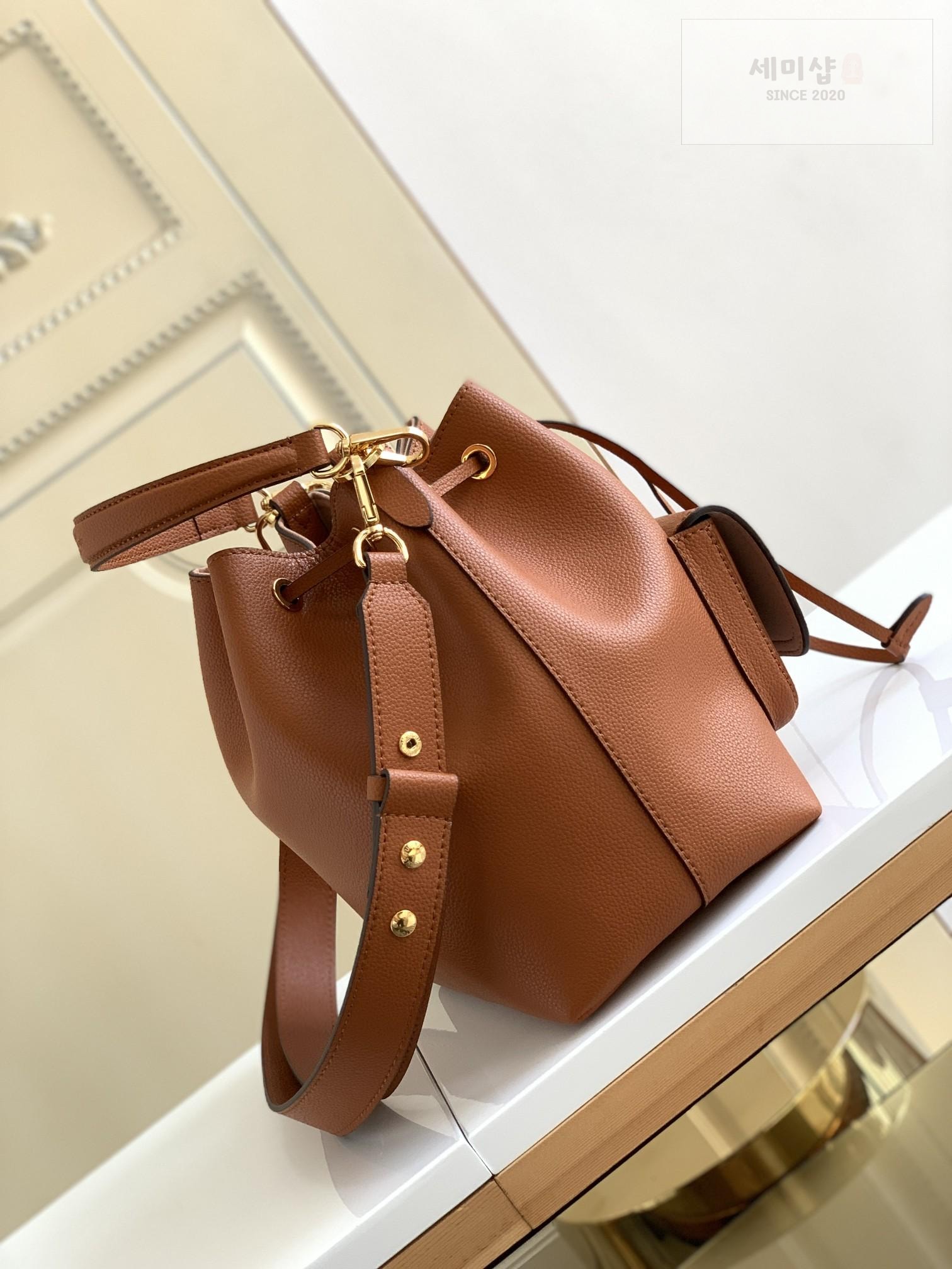 Louis Vuitton Louis Vuitton Rock Me Bucket Bag 24번 이미지