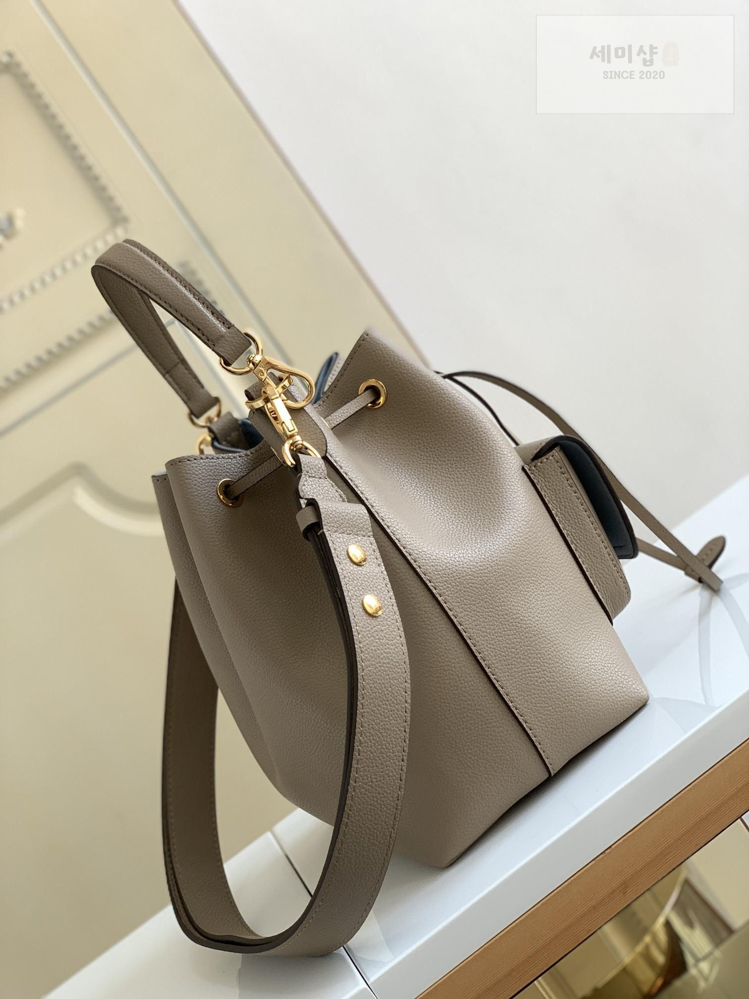 Louis Vuitton Louis Vuitton Rock Me Bucket Bag 9번 이미지