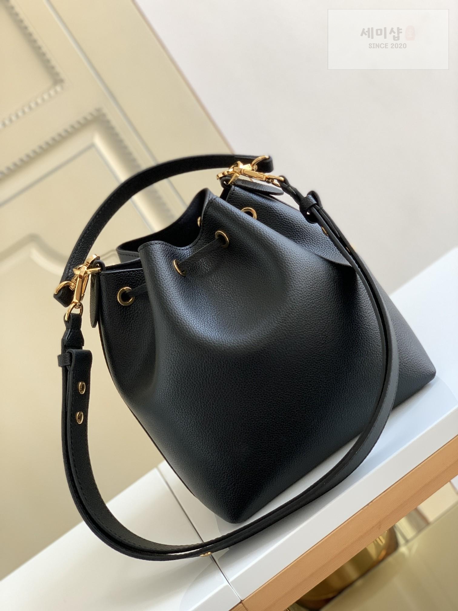 Louis Vuitton Louis Vuitton Rock Me Bucket Bag 15번 이미지