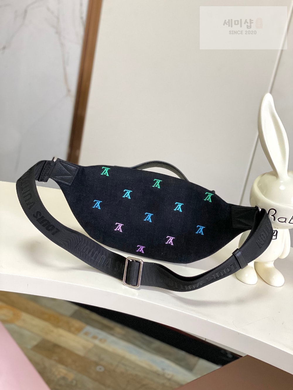Louis Vuitton Louis Vuitton Rush Bumbag Monogram Bag 1번 이미지