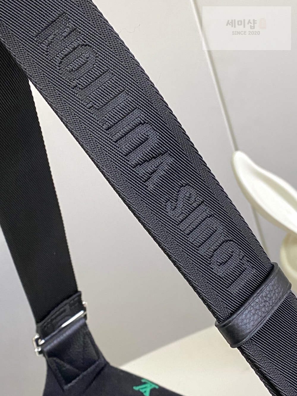 Louis Vuitton Louis Vuitton Rush Bumbag Monogram Bag 2번 이미지