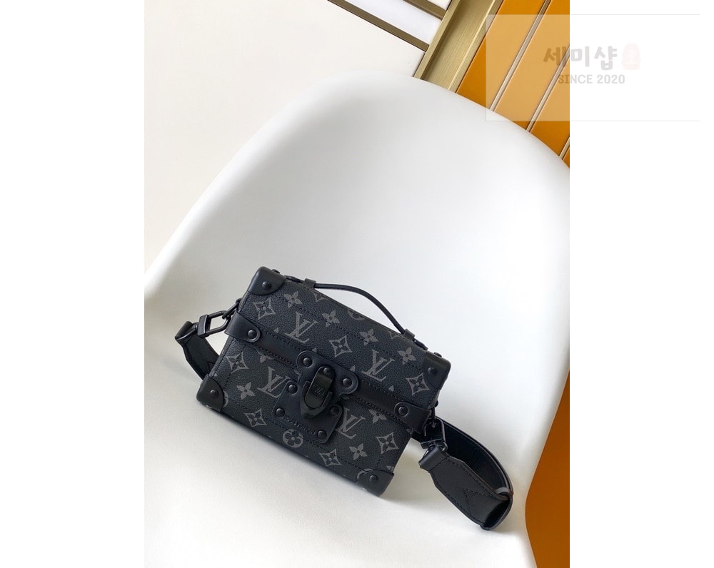 Louis Vuitton Louis Vuitton Soul Trunk Monogram Eclipse Canvas Bag 1번 이미지