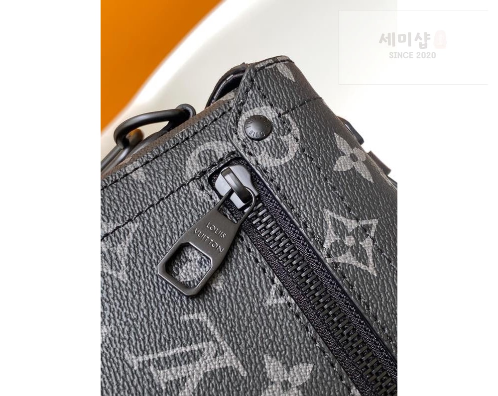 Louis Vuitton Louis Vuitton Soul Trunk Monogram Eclipse Canvas Bag 5번 이미지