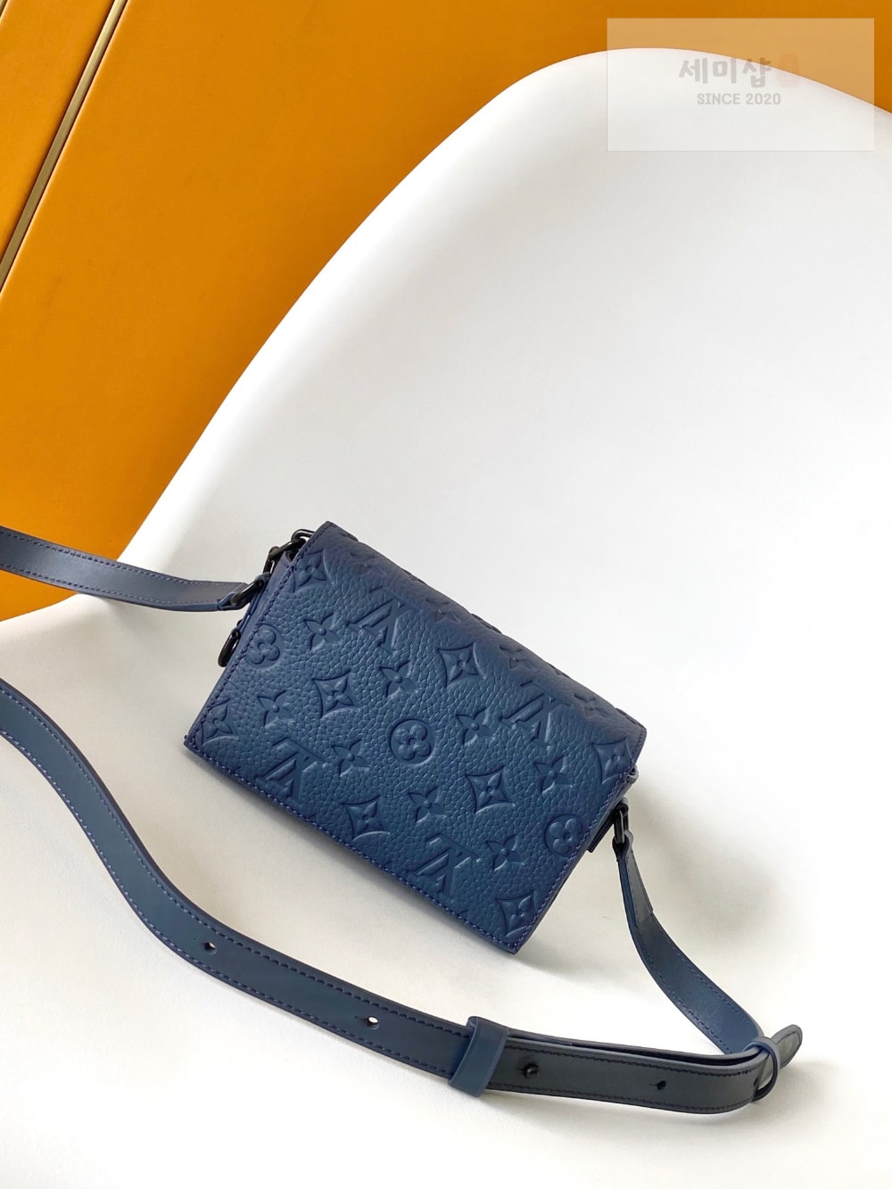 Louis Vuitton Louis Vuitton Steamer Wearable Wallet Taurillon Monogram Bag 2번 이미지