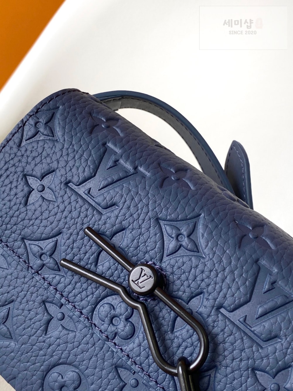 Louis Vuitton Louis Vuitton Steamer Wearable Wallet Taurillon Monogram Bag 4번 이미지