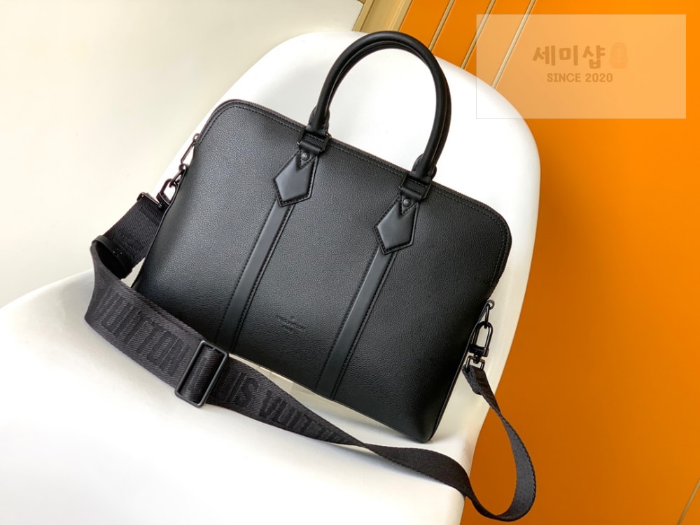 Louis Vuitton Louis Vuitton Takeoff Bag 1번 이미지