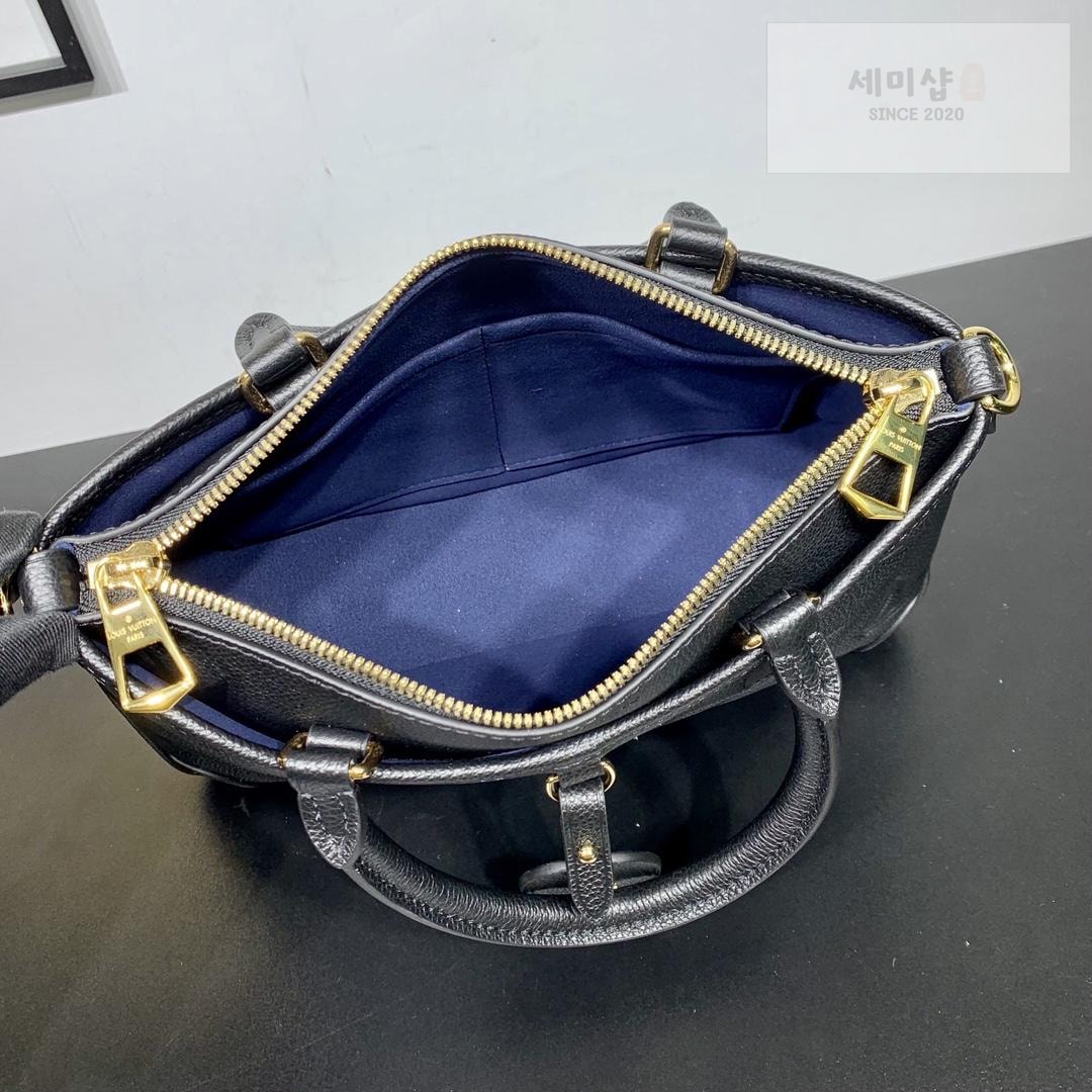 Louis Vuitton Louis Vuitton Trianon Bag 46번 이미지