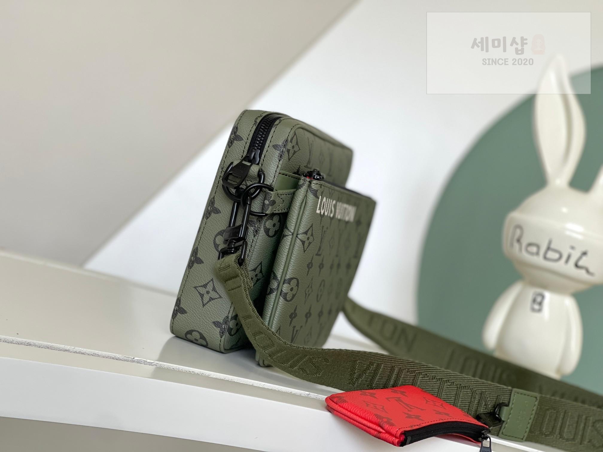 Louis Vuitton Louis Vuitton Trio Messenger Guitar Bag 2번 이미지