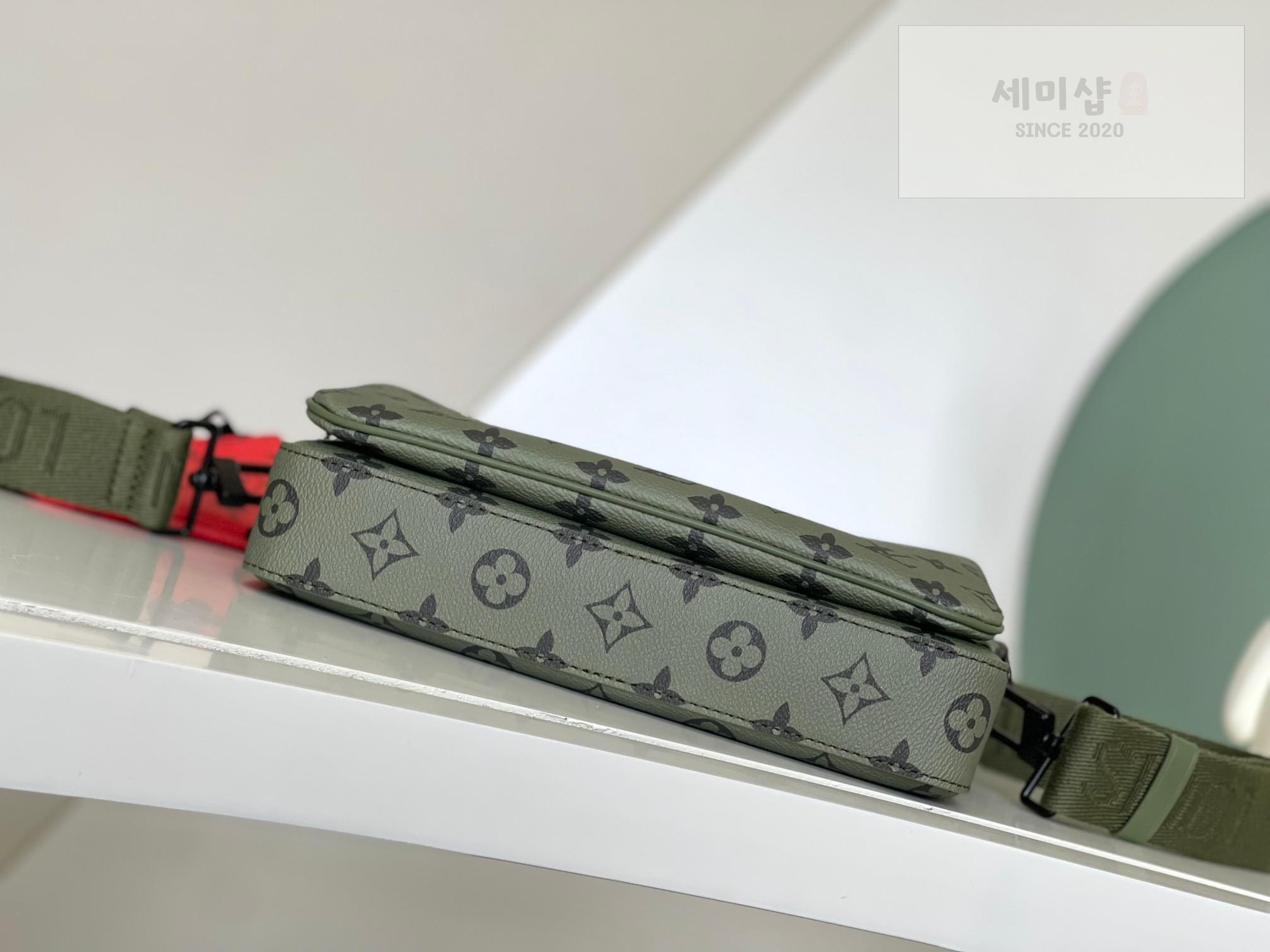 Louis Vuitton Louis Vuitton Trio Messenger Guitar Bag 3번 이미지