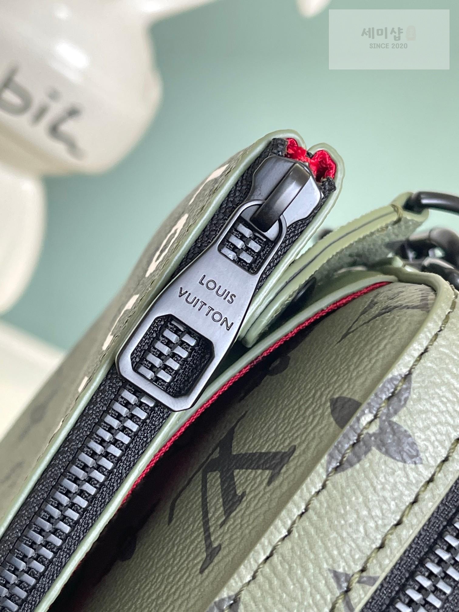Louis Vuitton Louis Vuitton Trio Messenger Guitar Bag 4번 이미지