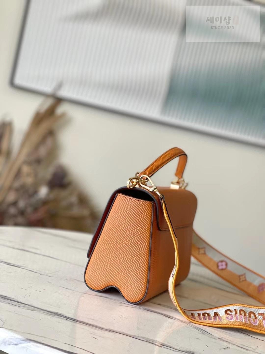 Louis Vuitton Louis Vuitton Twist MM Bag 2번 이미지