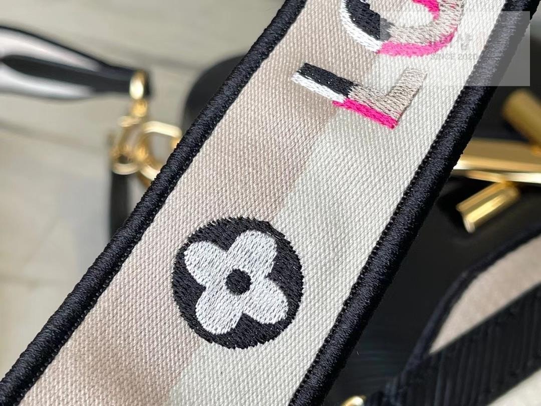 Louis Vuitton Louis Vuitton Twist MM Bag 14번 이미지
