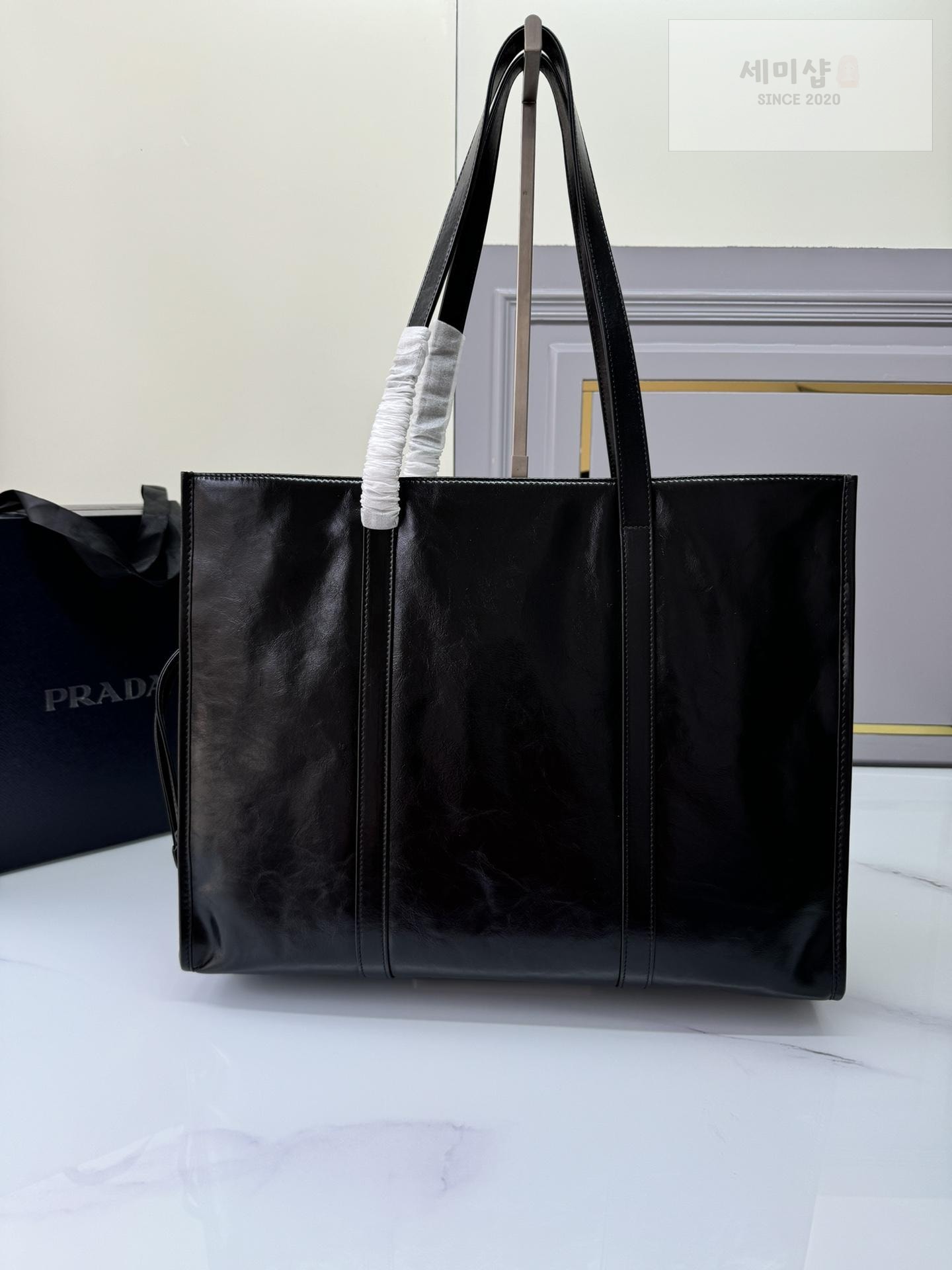 P R A D A Prada Antique Nappa Leather Tote Bag 1번 이미지