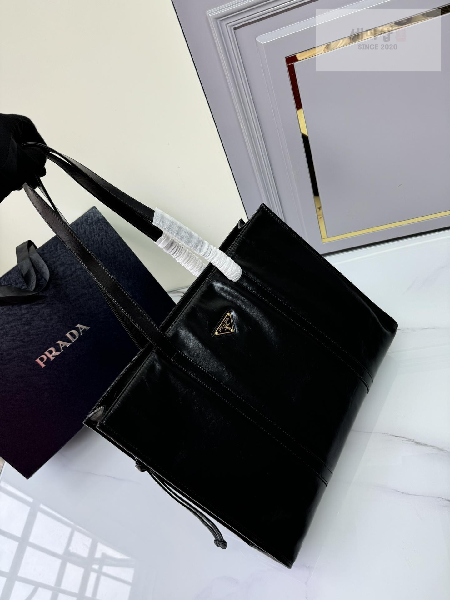 P R A D A Prada Antique Nappa Leather Tote Bag 2번 이미지