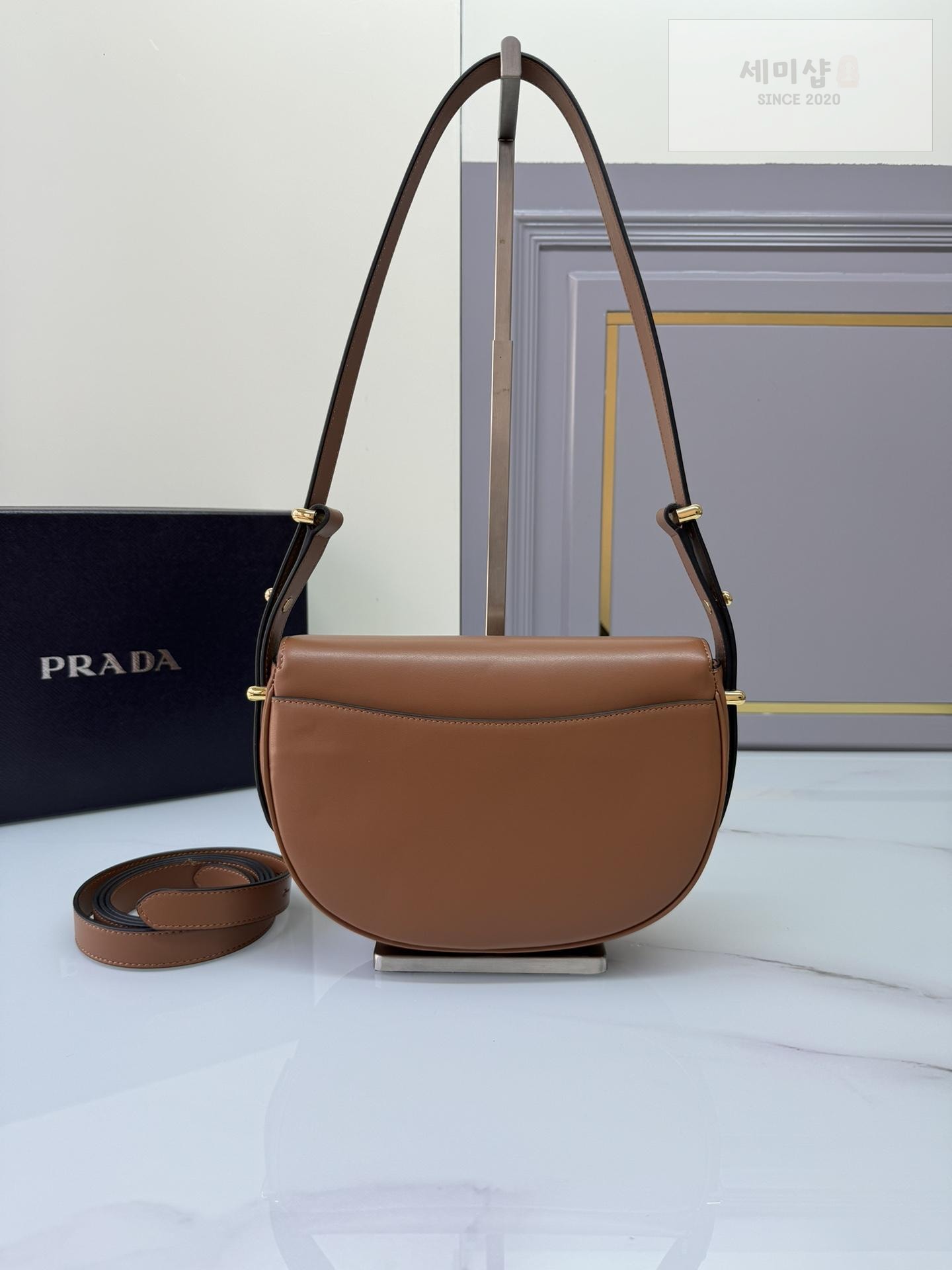 P R A D A Prada Arque Leather Shoulder Flap Bag 1번 이미지