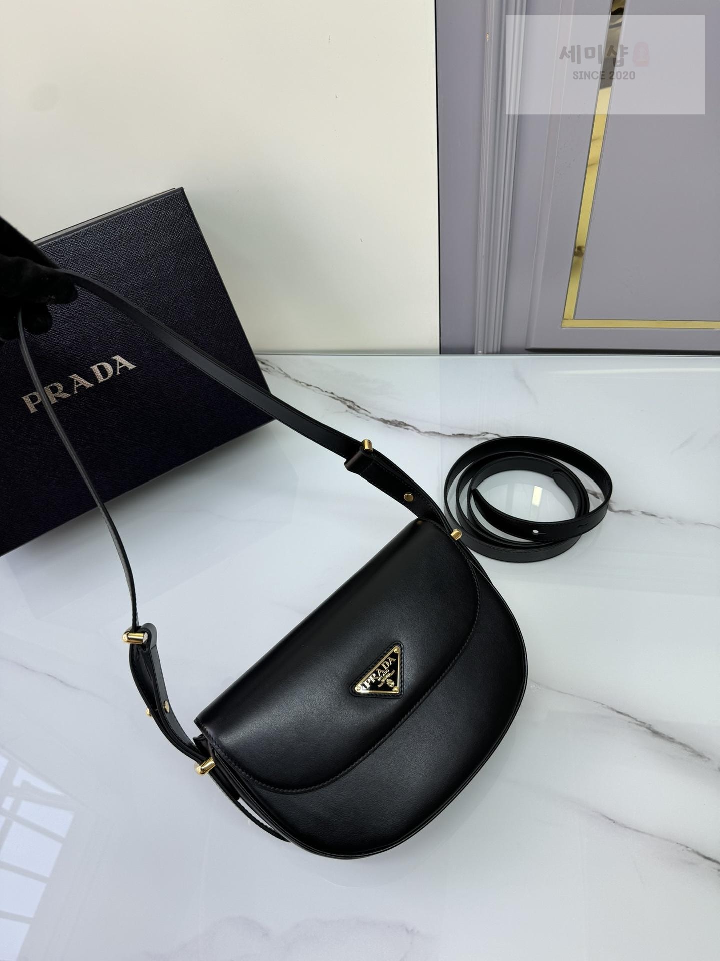 P R A D A Prada Arque Leather Shoulder Flap Bag 17번 이미지