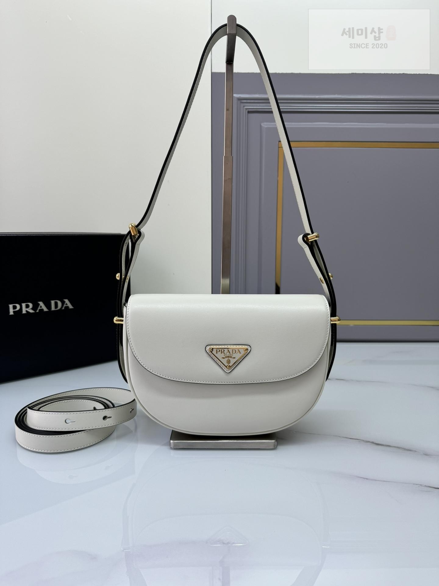 P R A D A Prada Arque Leather Shoulder Flap Bag 32번 이미지