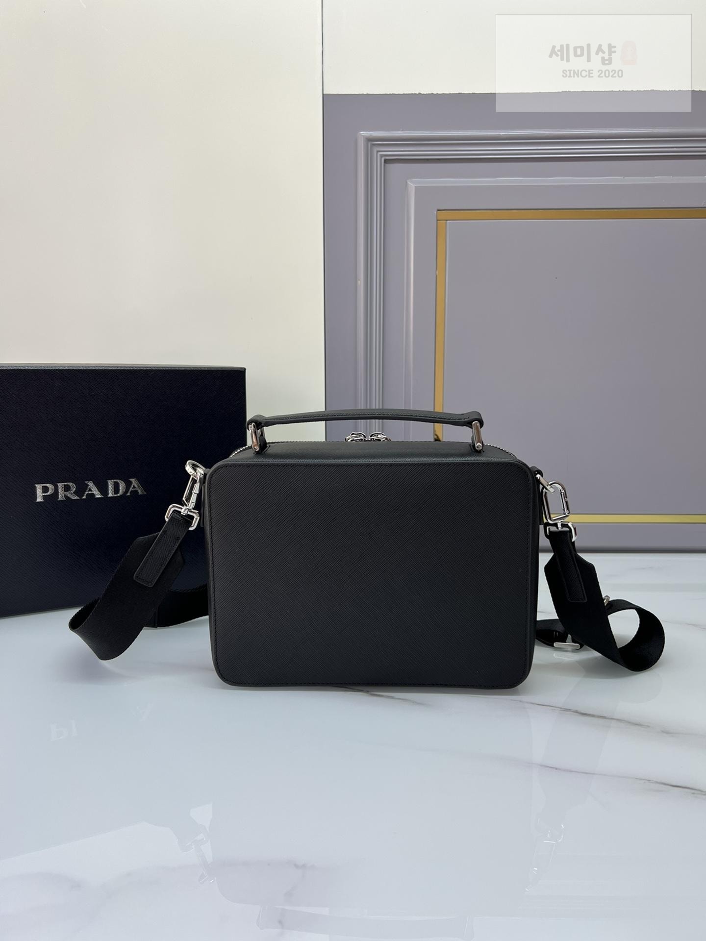 P R A D A Prada Brique Crossbody Bag 8번 이미지