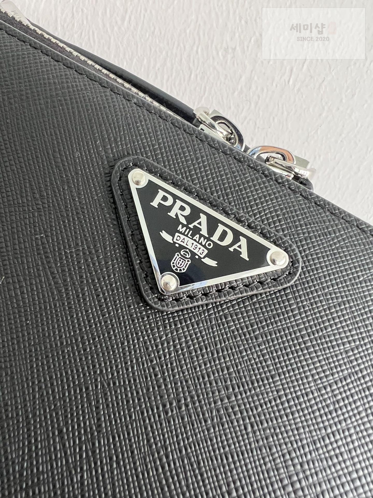 P R A D A Prada Brique Crossbody Bag 11번 이미지