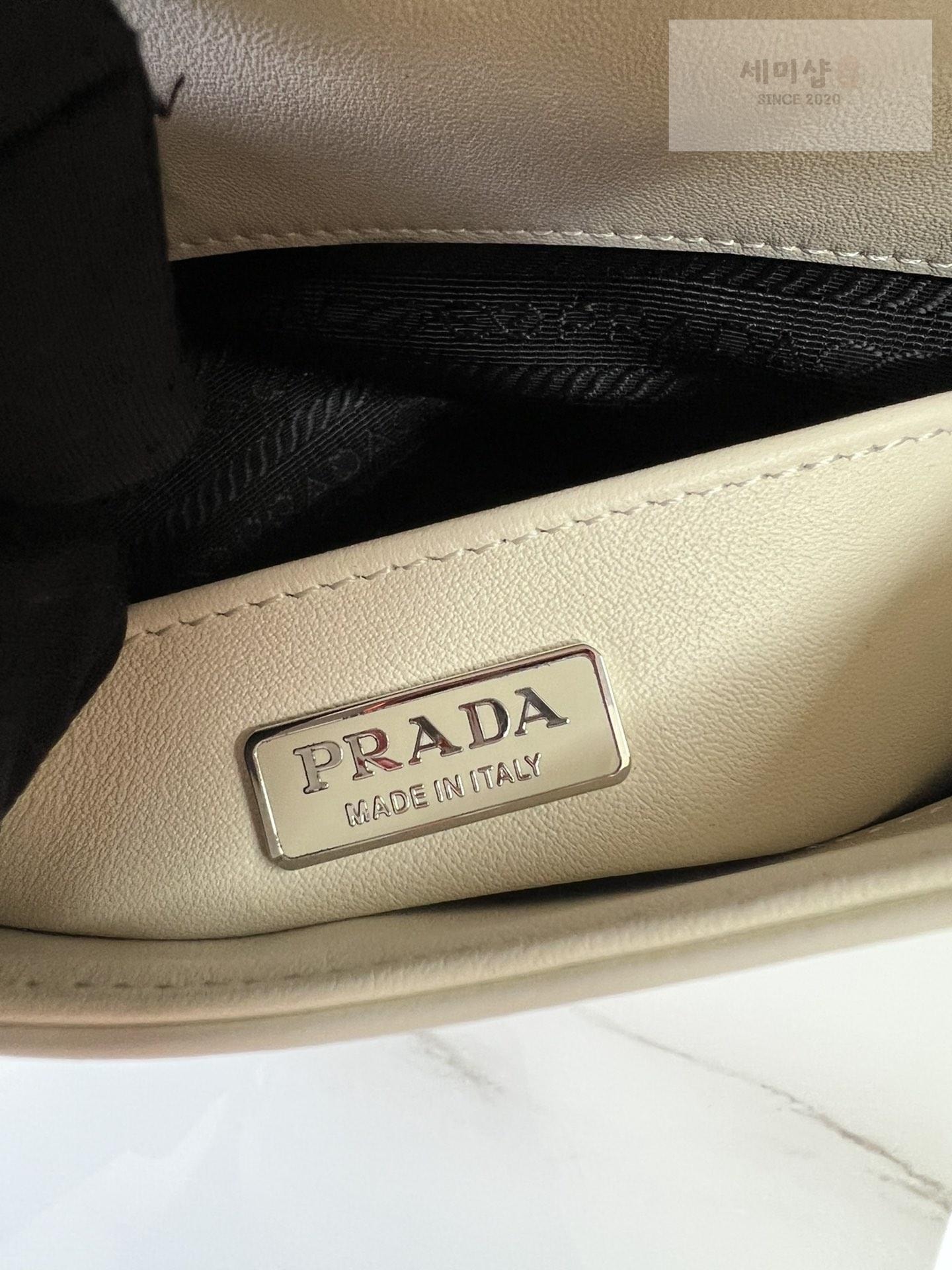 P R A D A Prada Brushed Cleo Flap Bag 6번 이미지
