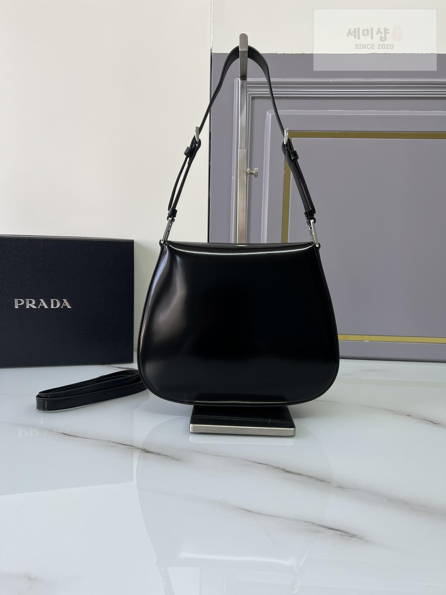 P R A D A Prada Brushed Cleo Flap Bag 8번 이미지