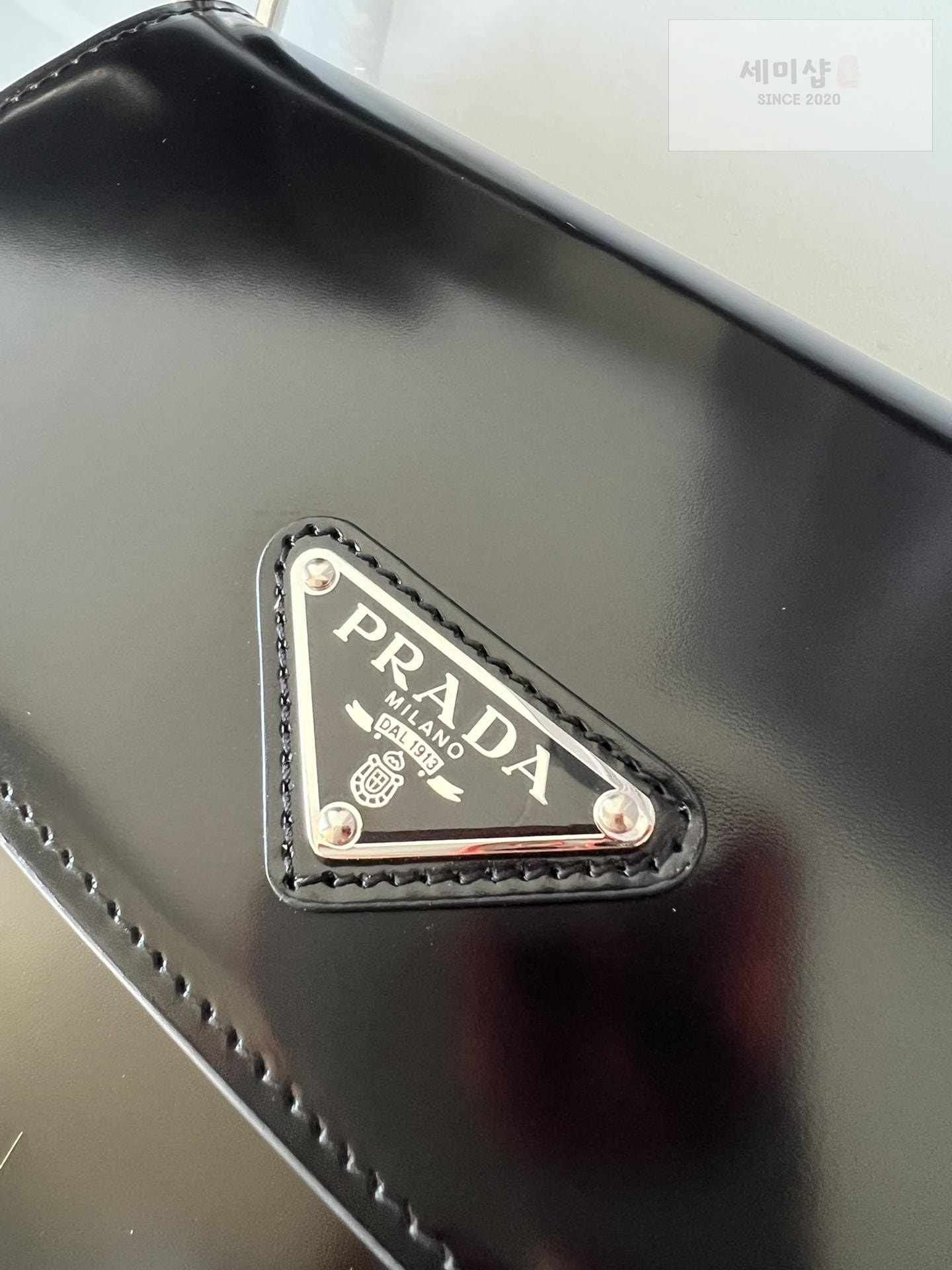 P R A D A Prada Brushed Cleo Flap Bag 11번 이미지