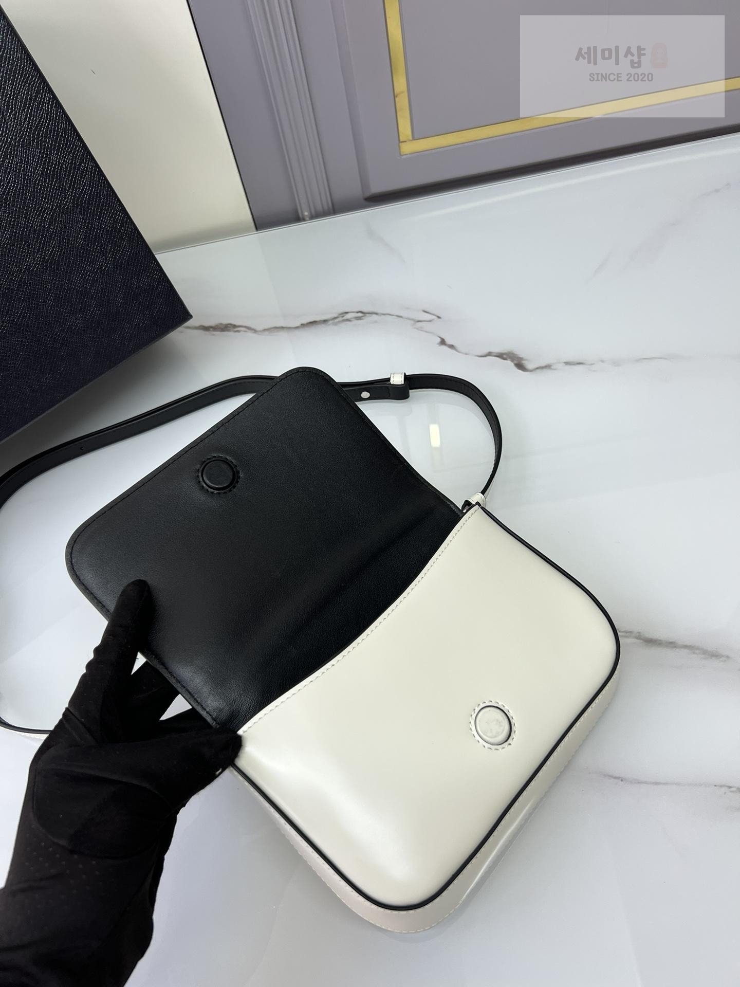 P R A D A Prada Brushed Leather Mini Bag 3번 이미지