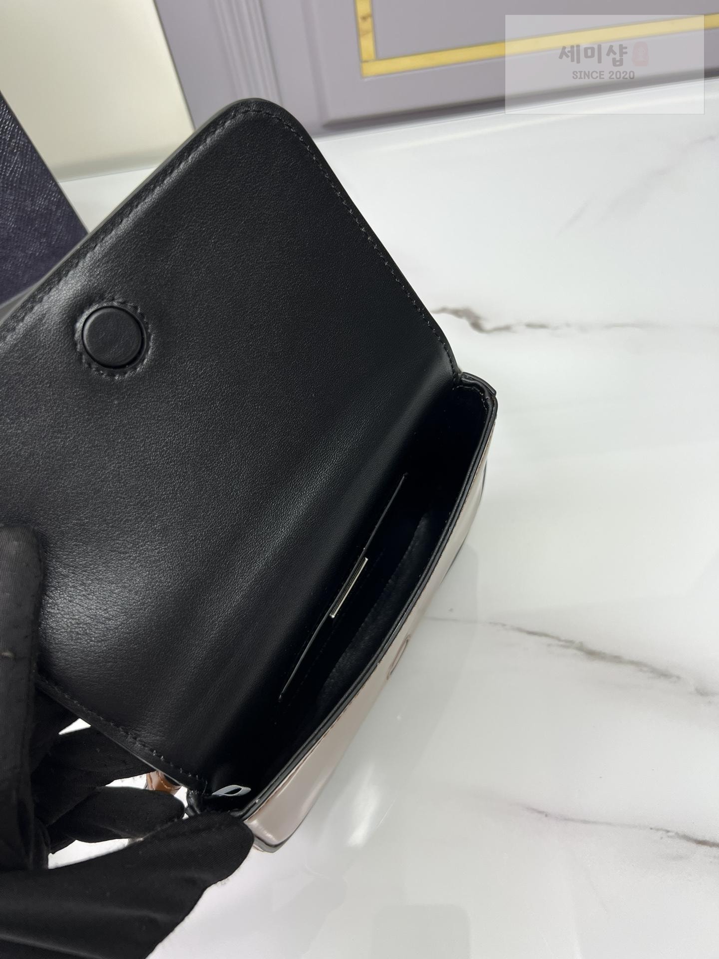 P R A D A Prada Brushed Leather Mini Bag 19번 이미지