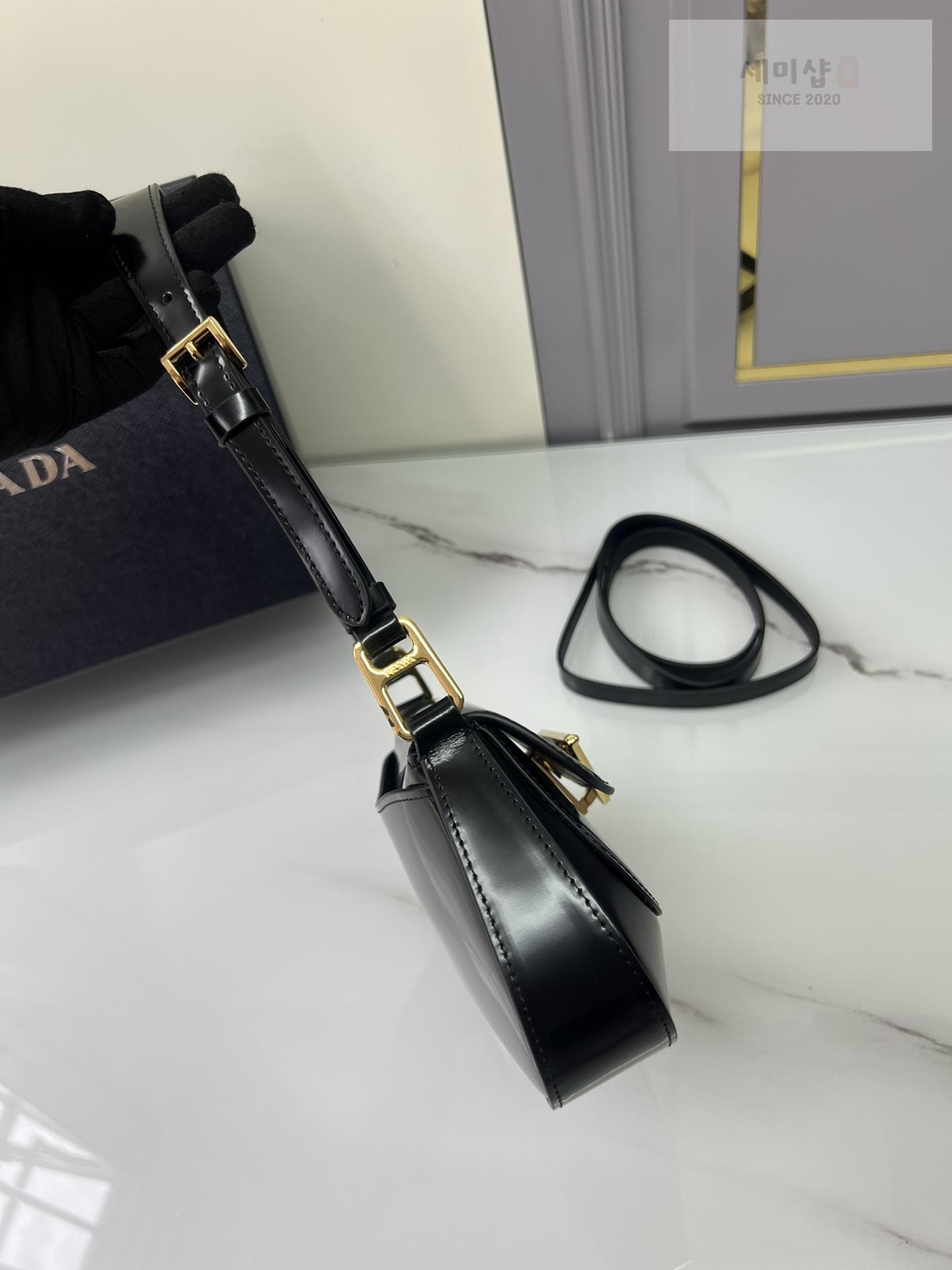 P R A D A Prada Brushed Leather Shoulder Bag 3번 이미지