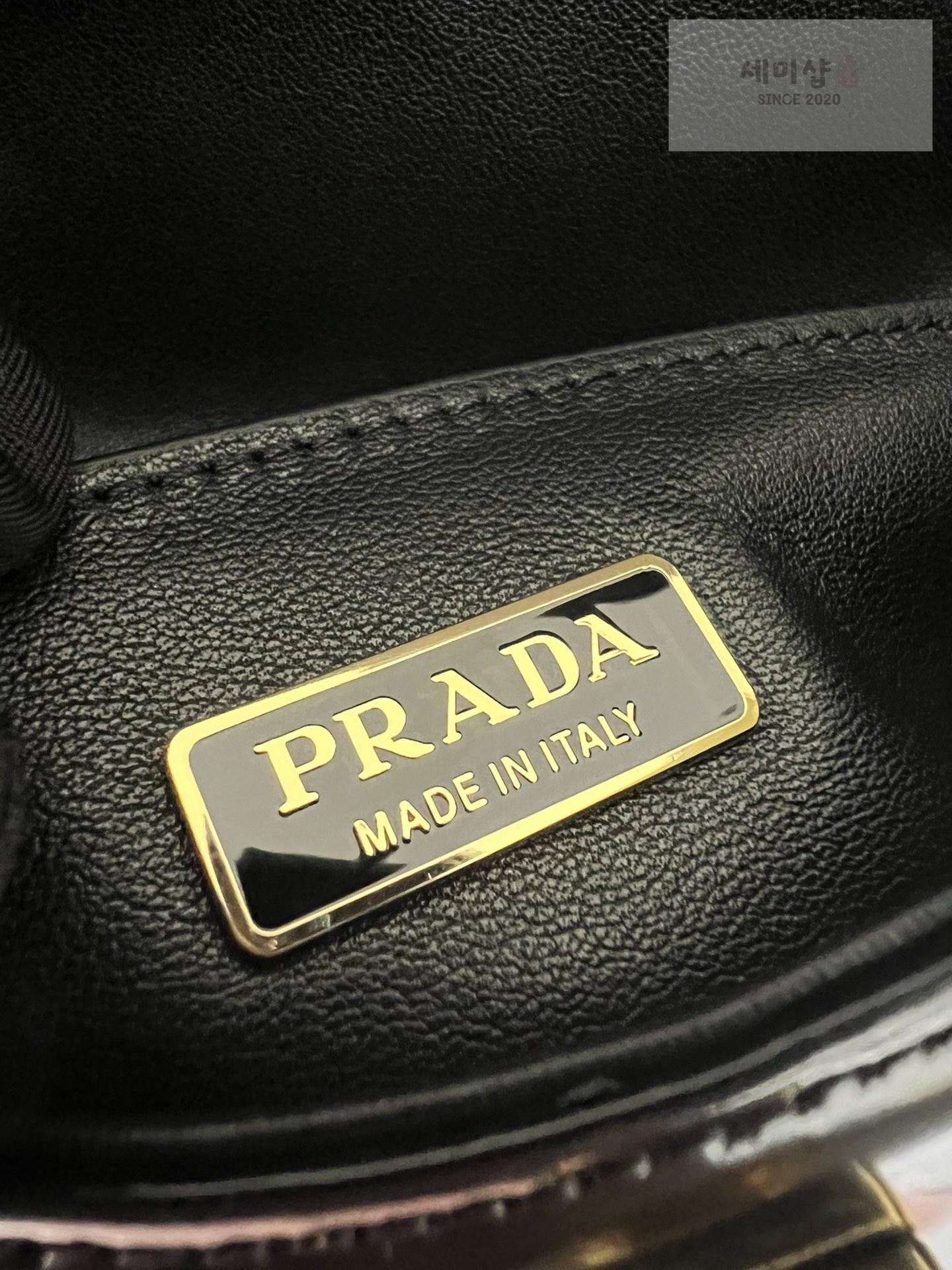 P R A D A Prada Brushed Leather Shoulder Bag 7번 이미지