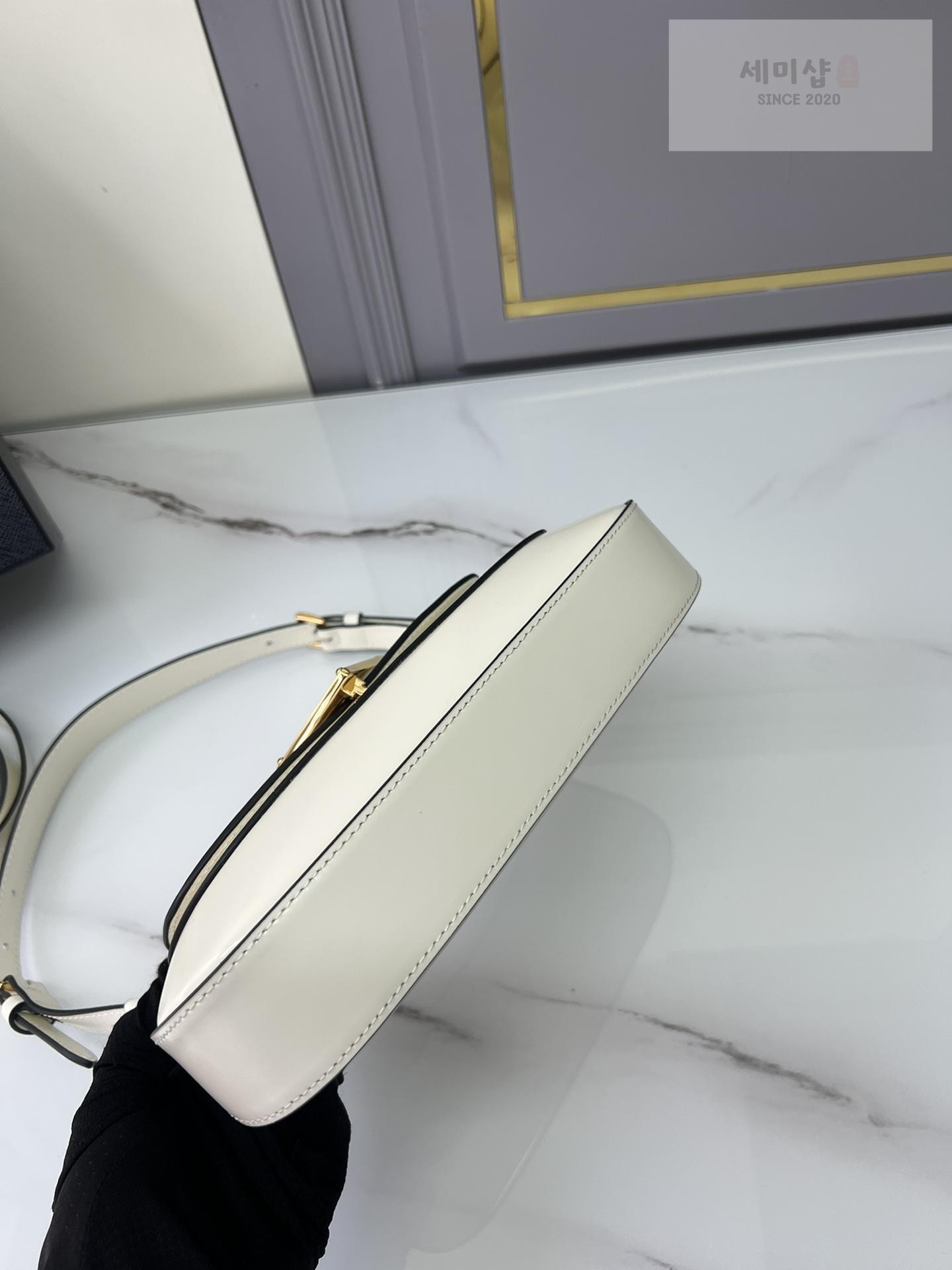 P R A D A Prada Brushed Leather Shoulder Bag 15번 이미지