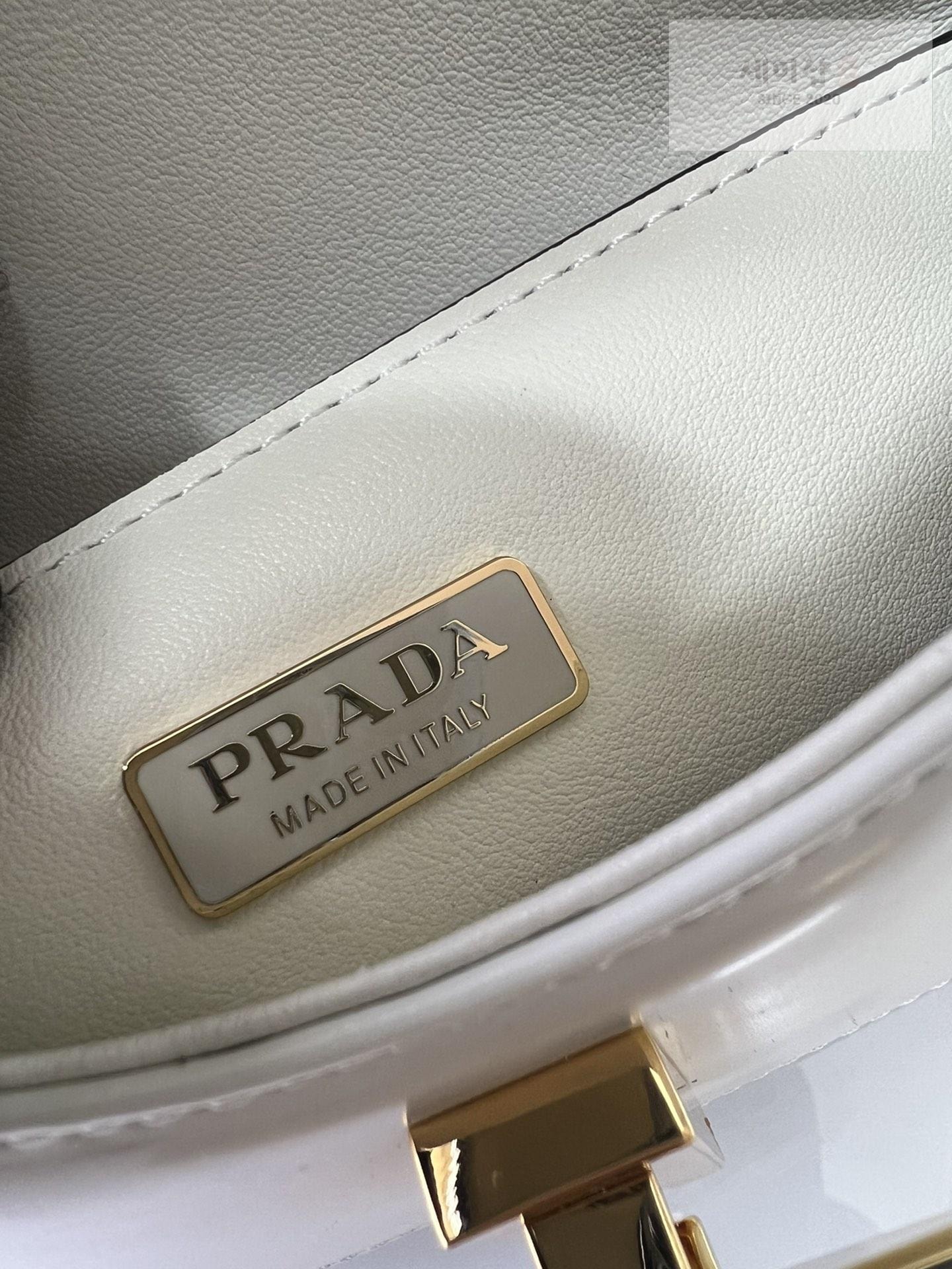 P R A D A Prada Brushed Leather Shoulder Bag 14번 이미지