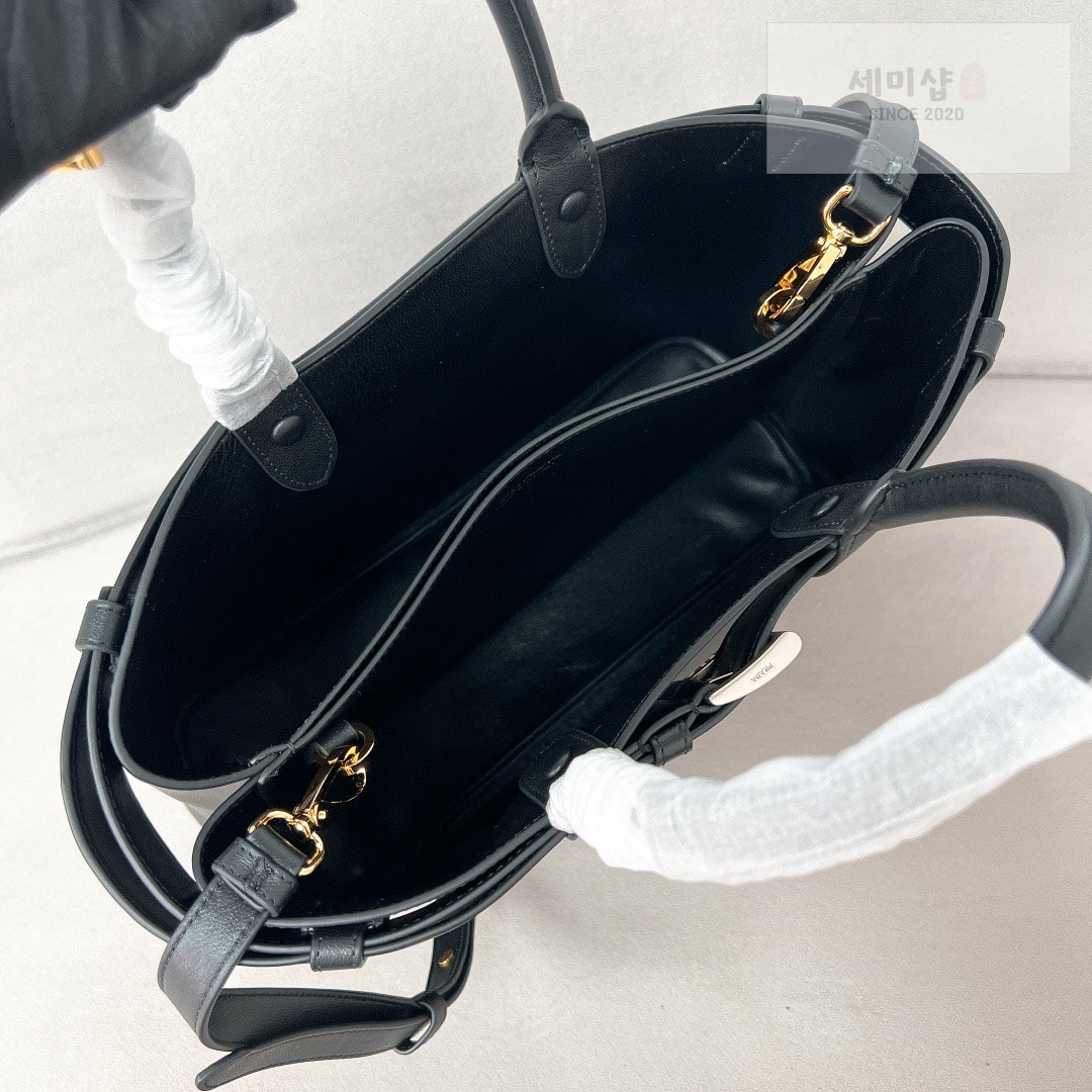 P R A D A Prada Buckle Leather Belt Handbag Bag 7번 이미지