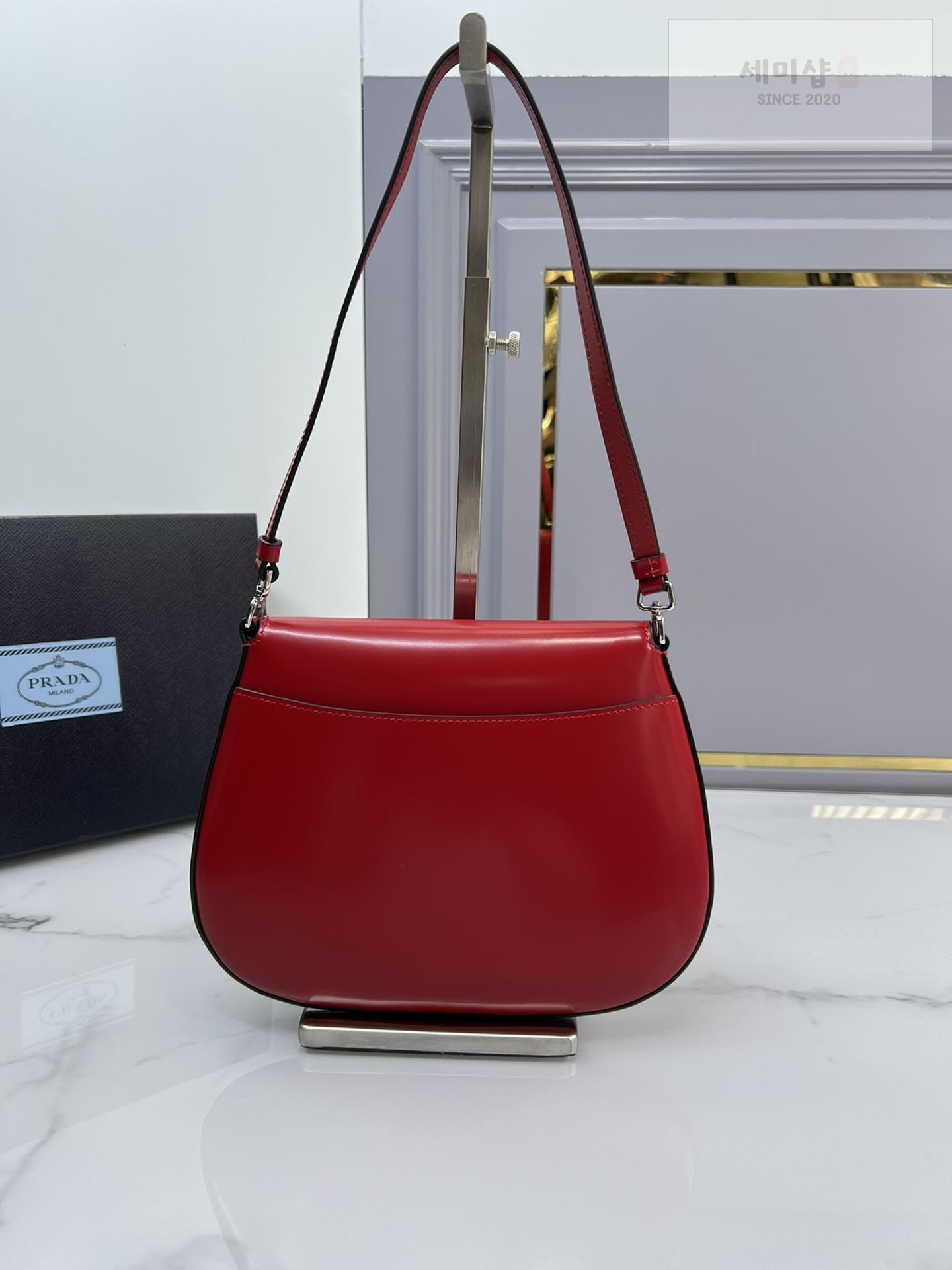 P R A D A Prada Cleo Brushed Leather Flap Shoulder Bag 1번 이미지
