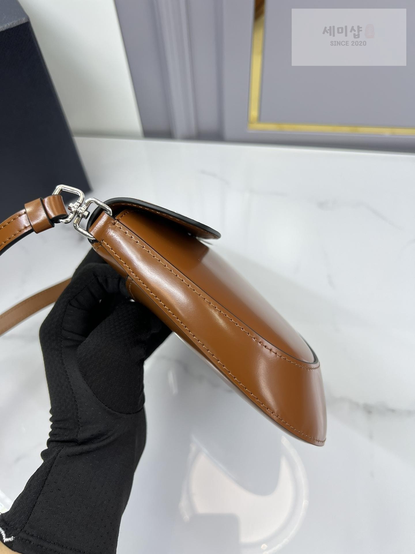 P R A D A Prada Cleo Brushed Leather Flap Shoulder Bag 51번 이미지