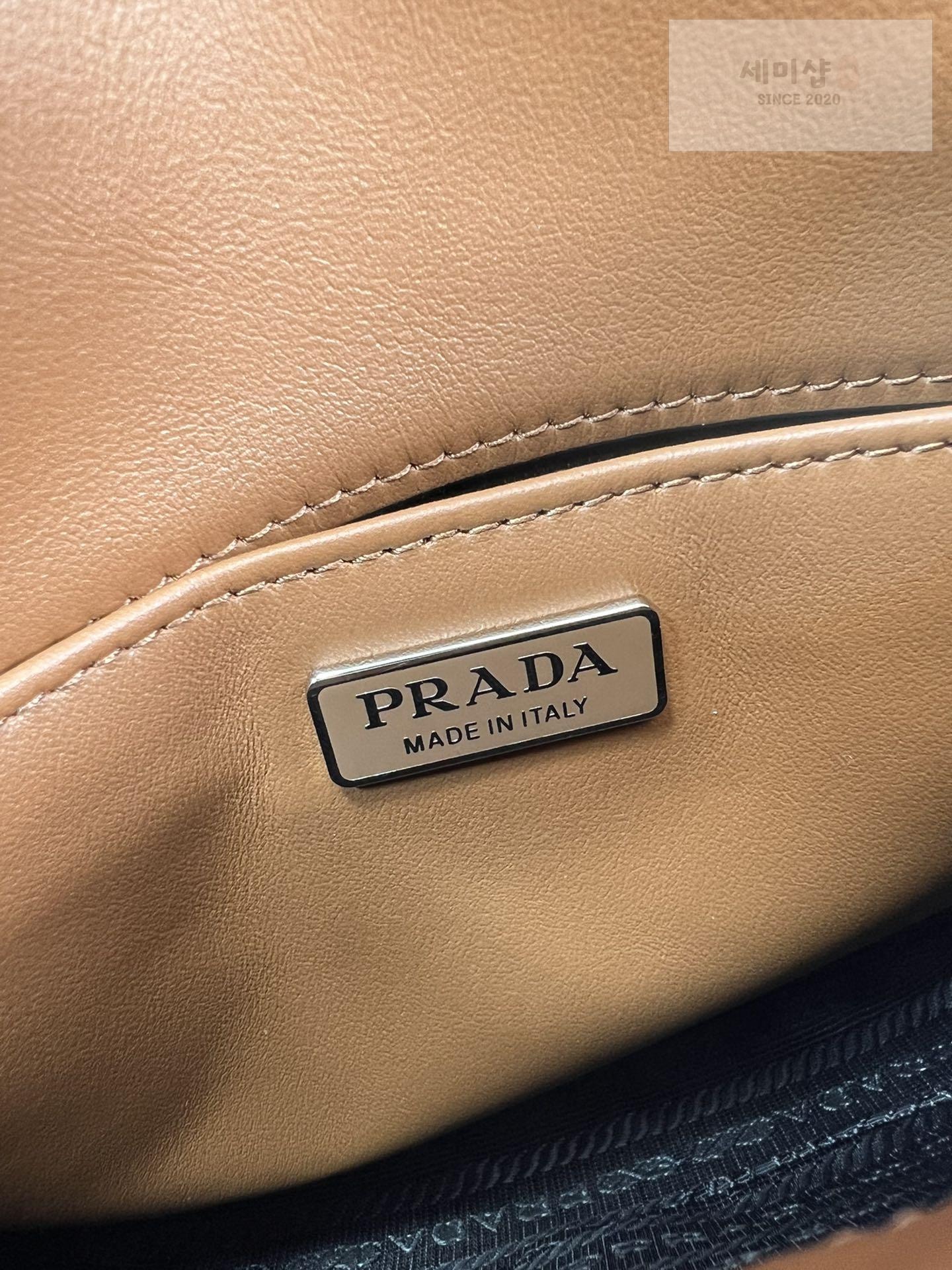 P R A D A Prada Cleo Brushed Leather Flap Shoulder Bag 6번 이미지