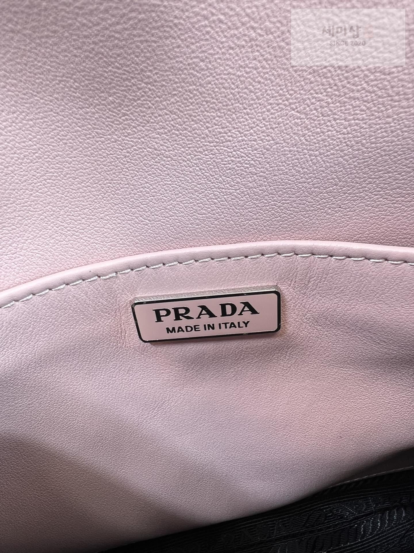 P R A D A Prada Cleo Brushed Leather Flap Shoulder Bag 13번 이미지