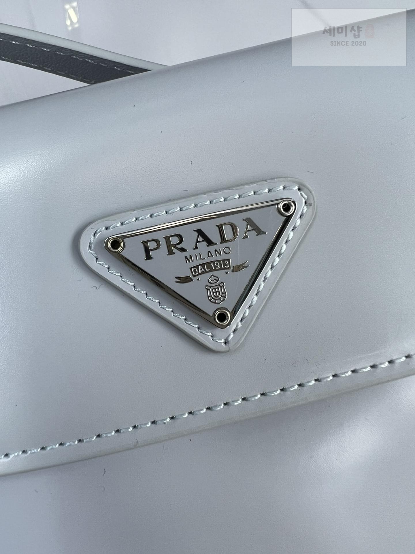 P R A D A Prada Cleo Brushed Leather Flap Shoulder Bag 16번 이미지