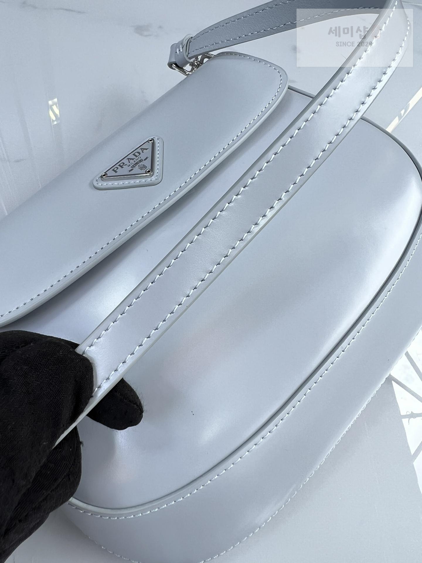 P R A D A Prada Cleo Brushed Leather Flap Shoulder Bag 18번 이미지
