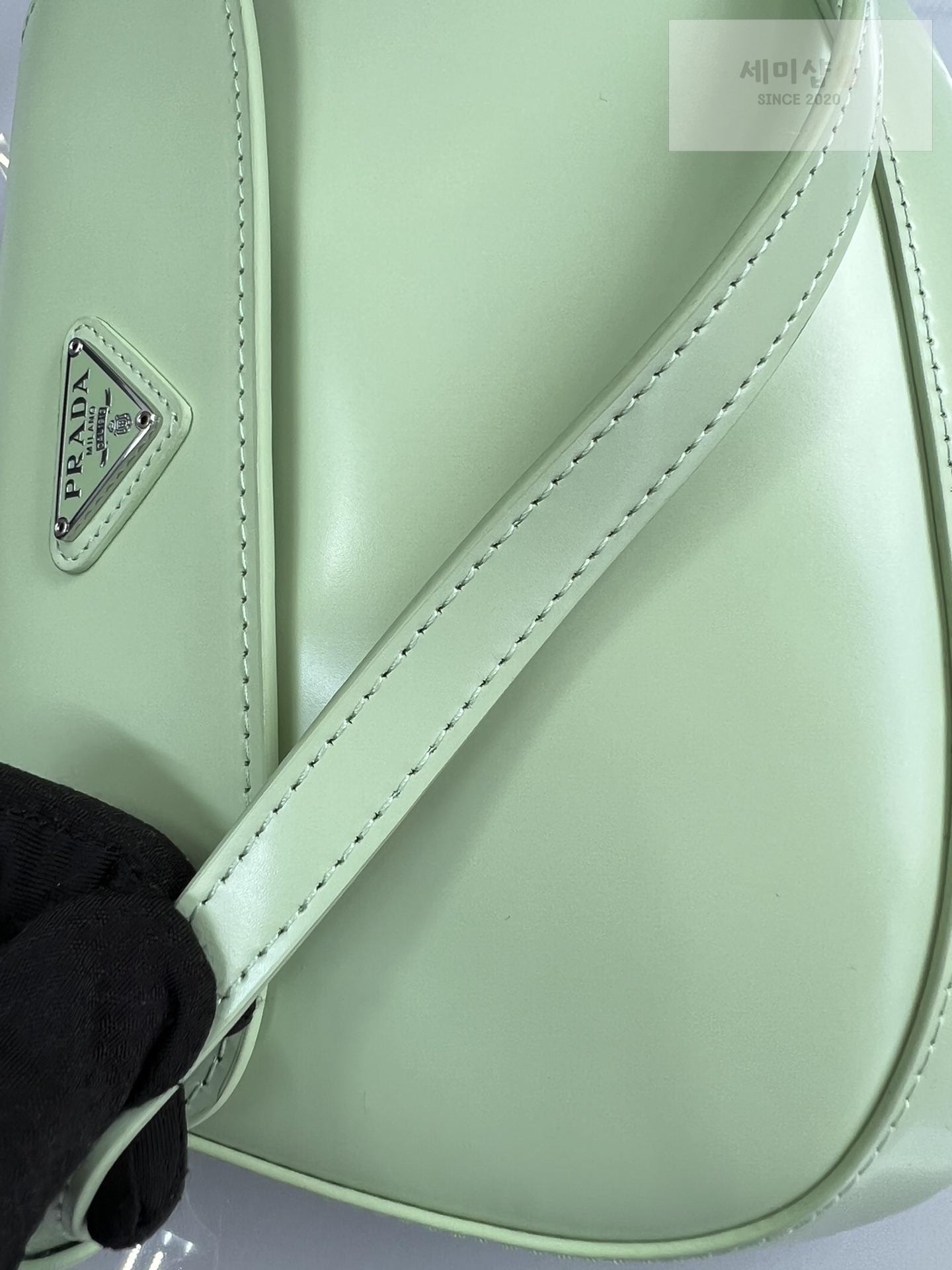 P R A D A Prada Cleo Brushed Leather Flap Shoulder Bag 26번 이미지