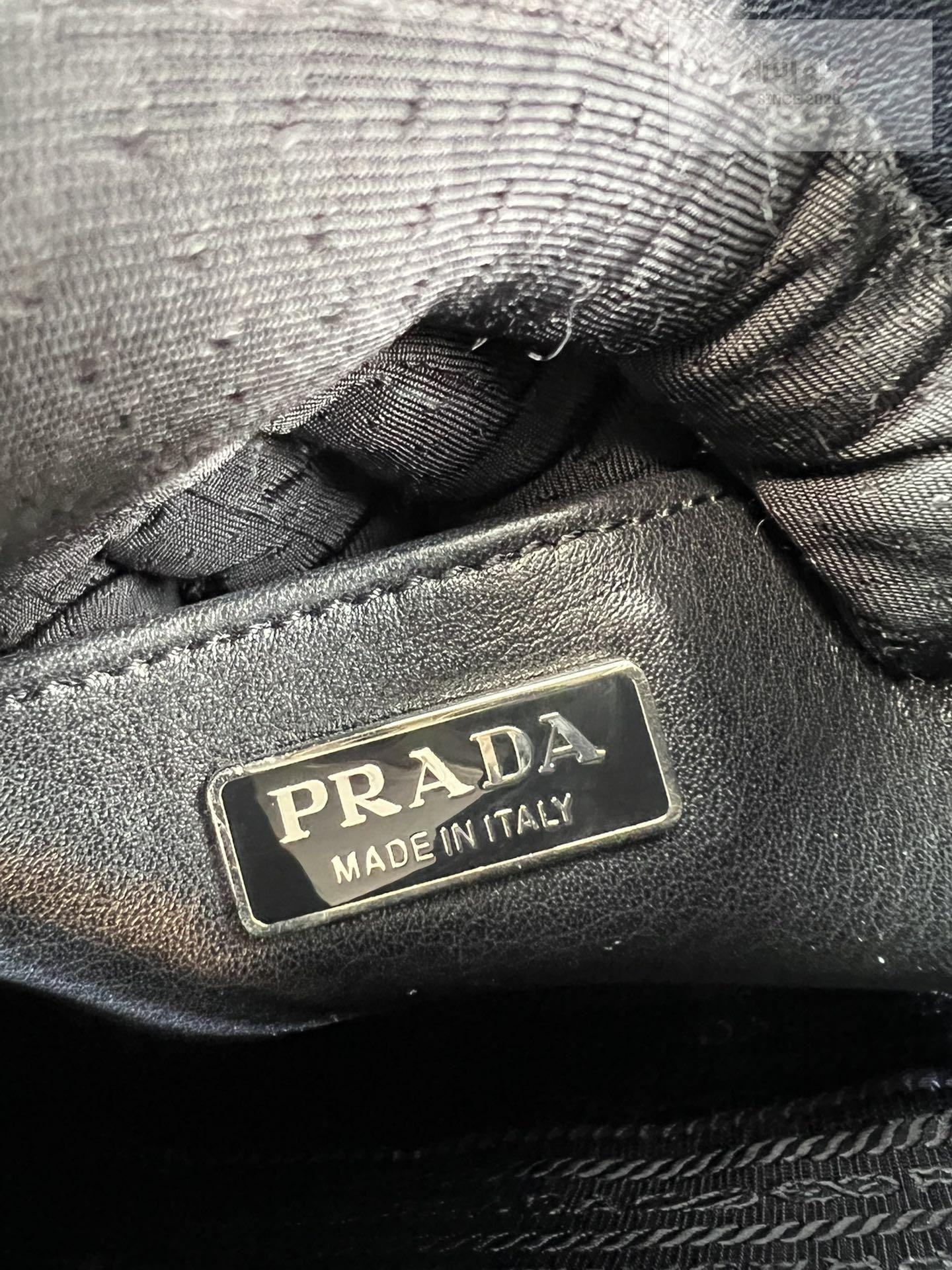 P R A D A Prada Cleo Brushed Leather Flap Shoulder Bag 50번 이미지