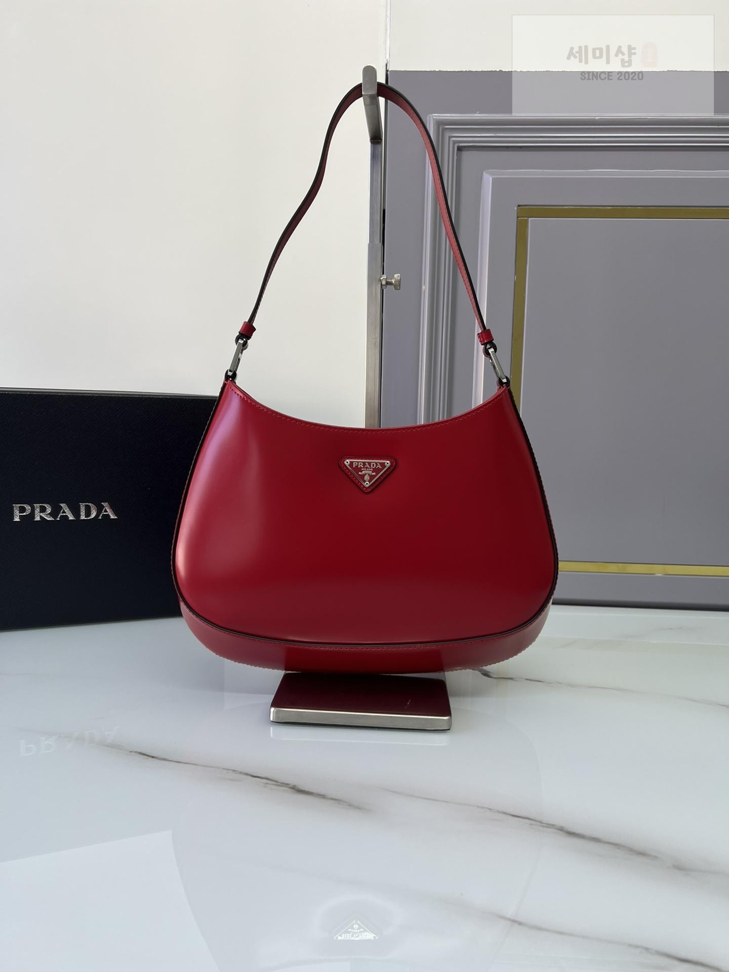 P R A D A Prada Cleo Brushed Leather Shoulder Bag 24번 이미지