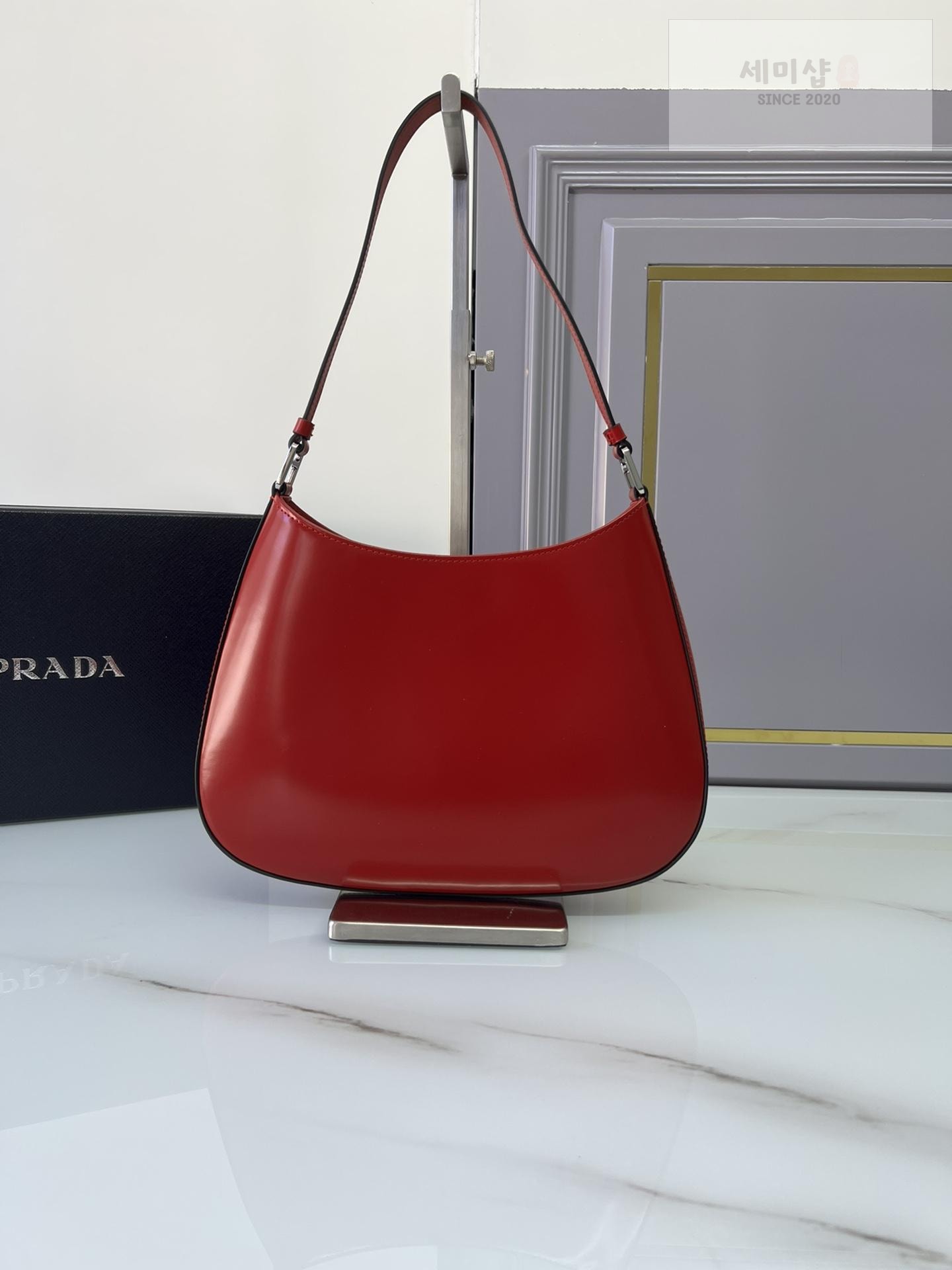 P R A D A Prada Cleo Brushed Leather Shoulder Bag 1번 이미지